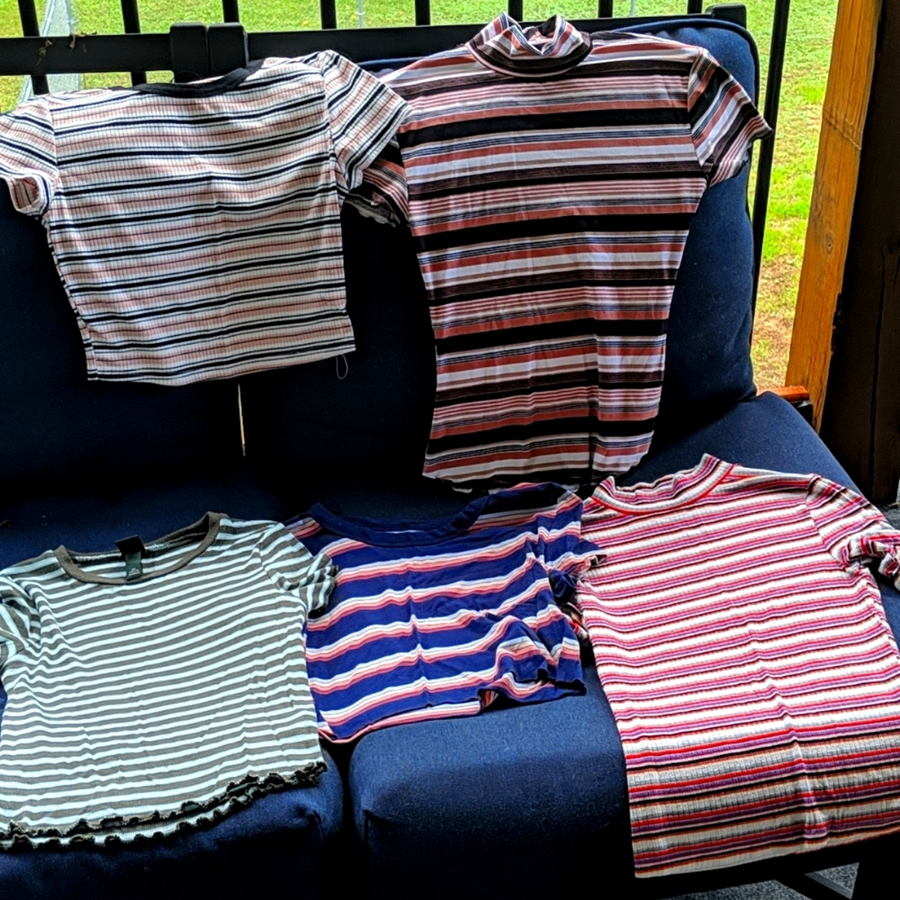 Short sleeve tops
